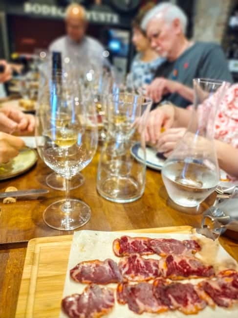 Marbella: Hidden Taverns, Tapas & Wine in the Old Town - Shoes, time, and comfort details that matter
