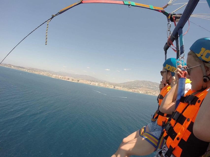 Marbella: Parasailing Flight from Puerto Banus - Safety Briefing and EPPA-Endorsed Equipment