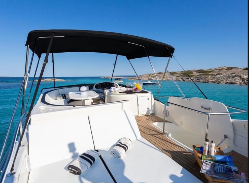 Marbella: Private Cruise in Yacht - Dolphins, Ports, and the Gibraltar-Mountain View
