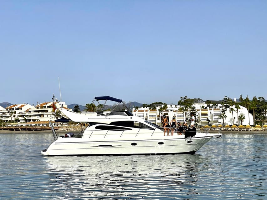 Marbella: Private Cruise in Yacht - Drinks and Snacks Included, Not Afterthoughts