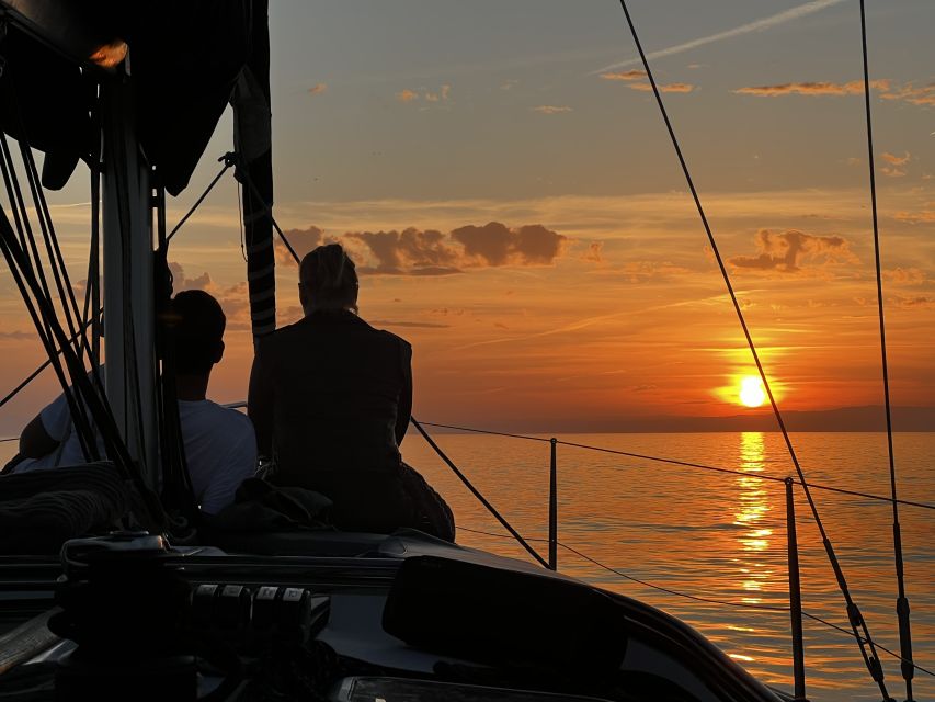 Marbella: Sunset Sailing Trip with Drinks and Snacks - The 2-Hour Flow From Playa Puerto Banús to Back to Port