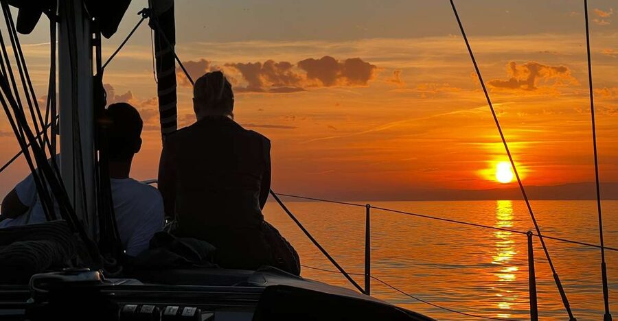 Marbella: Sunset Sailing Trip with Drinks and Snacks - Boat Choice in Marbella: Sailboat Calm vs Catamaran Comfort