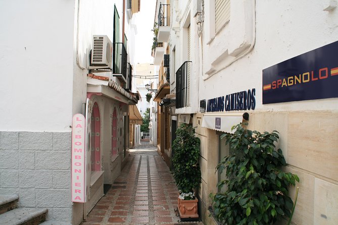 Marbella y Mijas Full Day Tour from Malaga - How the bus day actually works: time splits and the “circling” factor