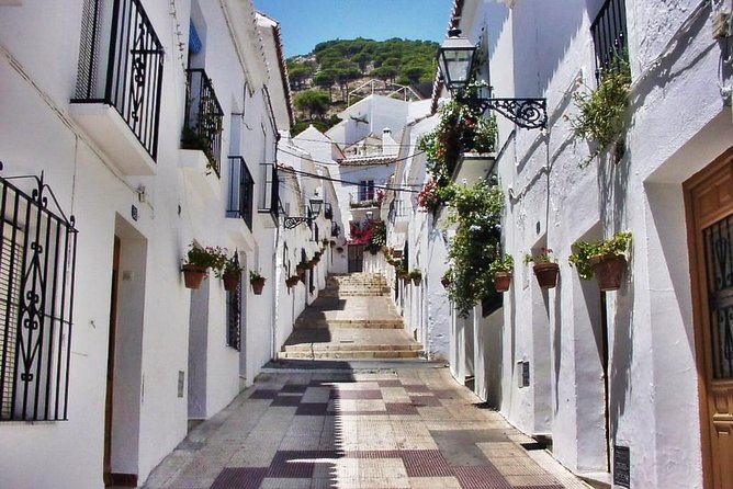 Mijas Village Private Tour from Malaga and Surrounding Areas - Private Vehicle, Pickup, and Why the Guide Drives Too