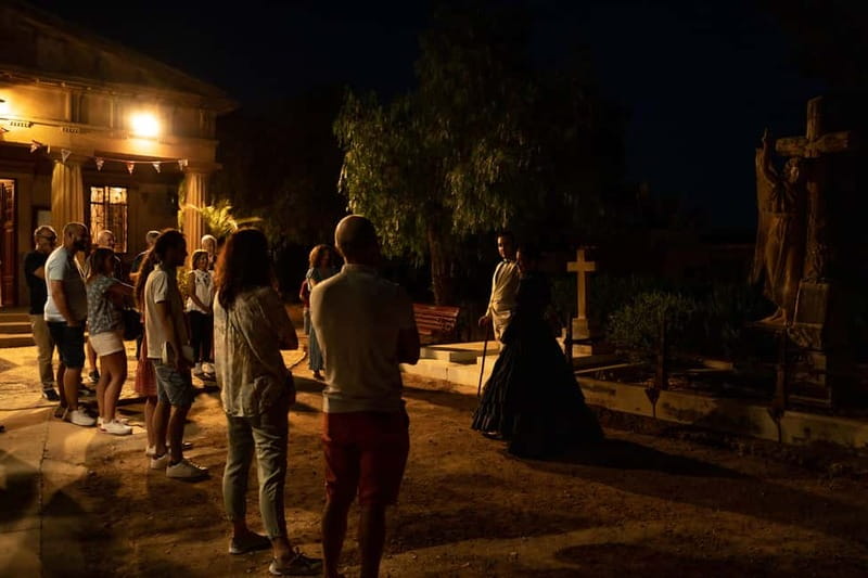 Night theatrical visit to the English cemetery - The guides and actors: what makes the performances so memorable