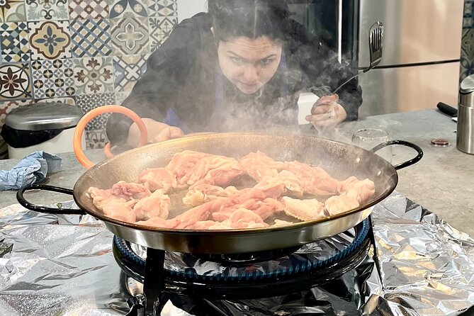 Paella and Sangria Workshop in Malaga - Instructors and group vibe: small group, big attention