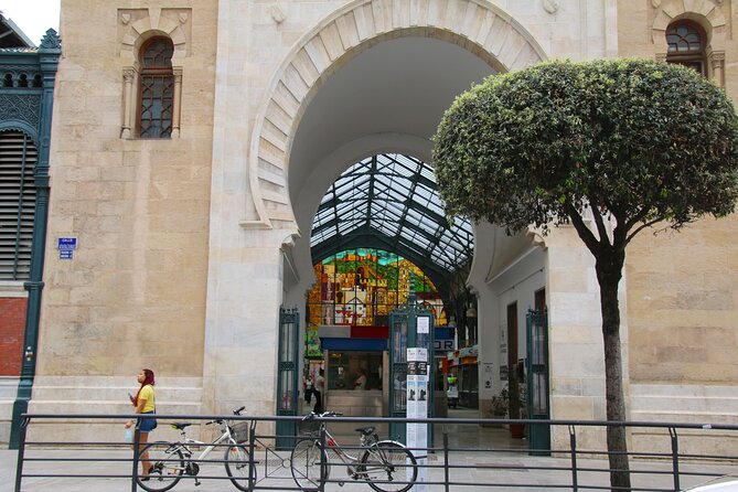 PREMIUM TAPAS TOUR: Paella, Market Tastings, and Winery - Market tasting with more than 10 Málaga products