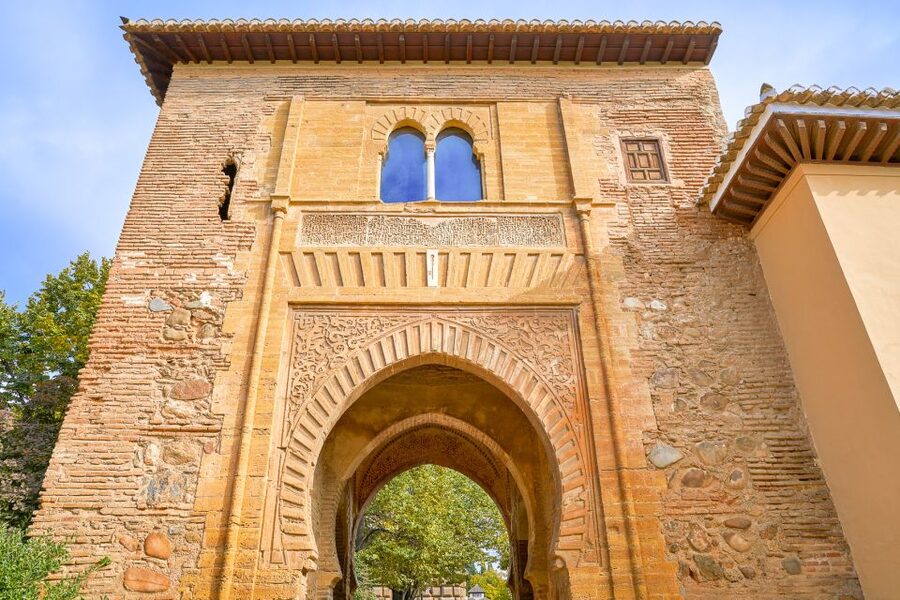 Private Alhambra Tour From Malaga & Surrounds - Skip-the-line entry: how it changes your whole day