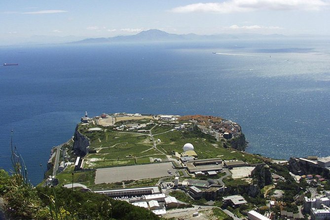 Private Day Trip to Gibraltar from Malaga or Marbella - Guides and pacing, what makes the day feel smooth