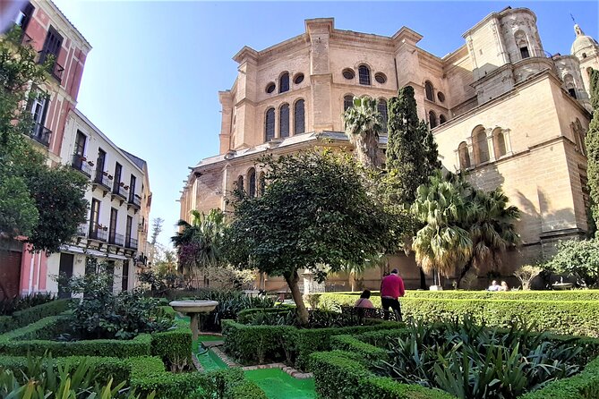 Private tour in Malaga from Costa del Sol - Getting oriented on Marques de Larios in the morning