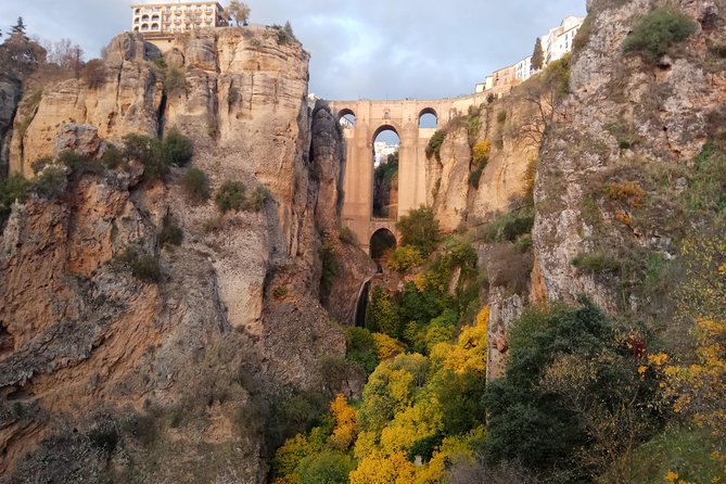 Private Tour in Ronda including the Bullring and Main Church - Why Ronda’s cliffs make a short tour feel big