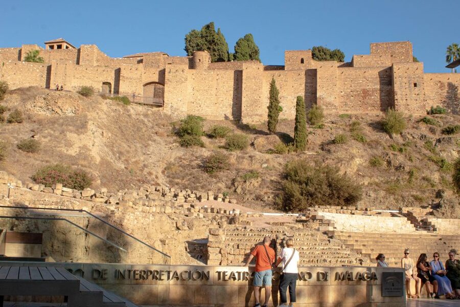 Private walking tour: Cathedral, Alcazaba and Roman Theatre - How the tour’s private format actually helps you