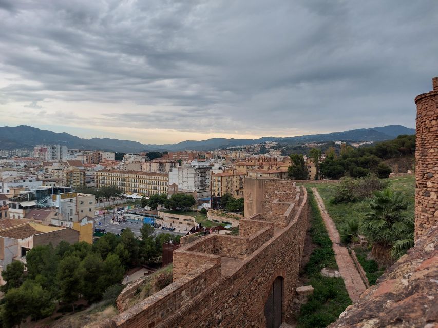 Private walking tour: Cathedral, Alcazaba and Roman Theatre - Value and timing: what your money is covering