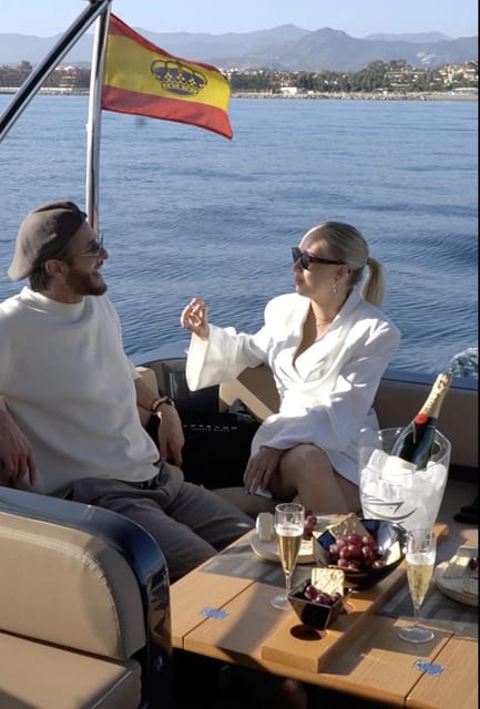 Puerto Banus: Boat Charter Moonday Yacht - Should you book the Puerto Banús Moonday yacht charter?