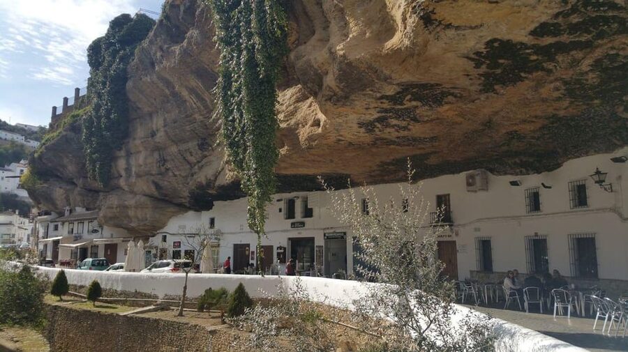 Ronda and Setenil from la Costa del Sol - Pace, languages, and free time: how to set your expectations