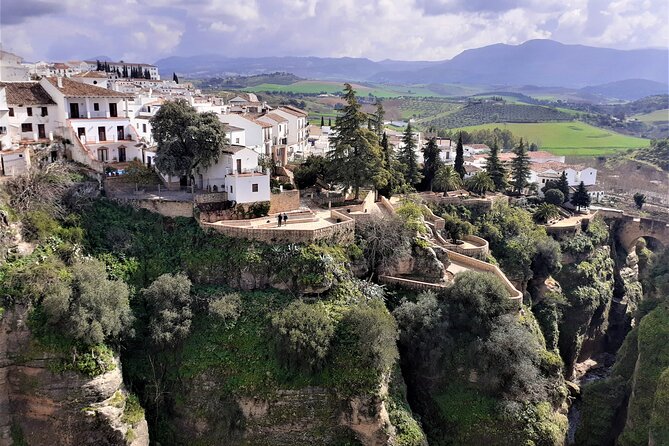 Ronda group walking Tour - Puente Nuevo and El Tajo de Ronda: the gorge views that frame the whole town