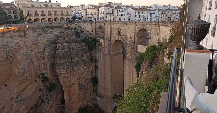 Ronda: Guided Walking Tour with English or Spanish Guide - The New Bridge: the viewpoint that anchors the whole town