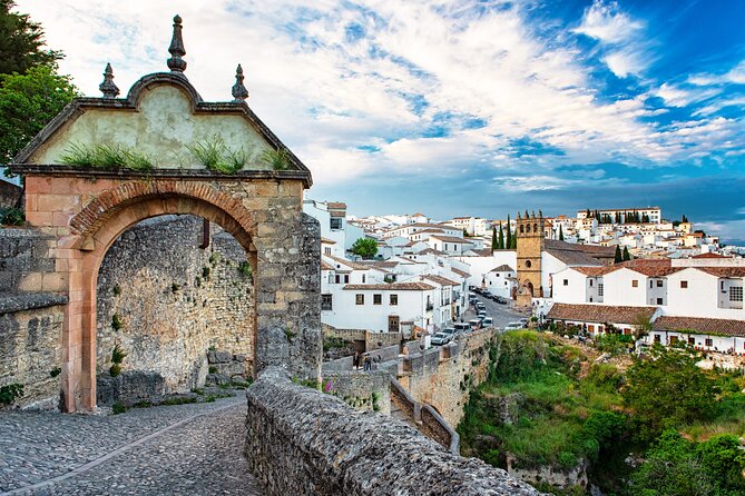 Ronda Self-Guided Audio Tour with Andalucia Travel Expert - Viewpoints first: getting the valley and viewpoints working for you