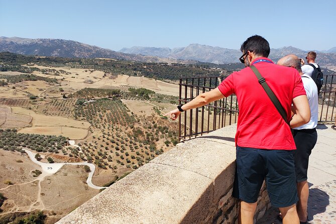 Ronda, the dreamt city: Private Walking Tour - A tranquil pause in the heart of the cliffs