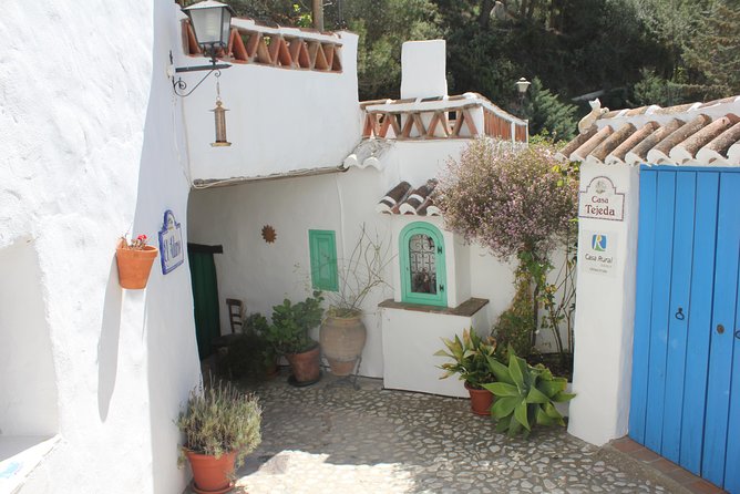 Semi-private Tour to Frigiliana and The Lost Village with lunch included - What to bring and what to watch for