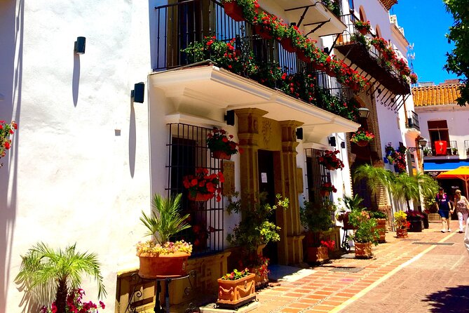 The Magic Coins of Marbella: Outdoor Escape Adventure - Meeting point on Avenida del Mar, and how the route actually feels