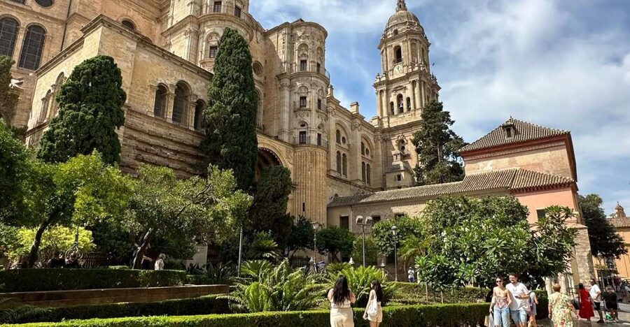 Ultimate Malaga: History and Tapas All Included - Skip-the-Line Tickets for Cathedral, Alcazaba, and Roman Theater