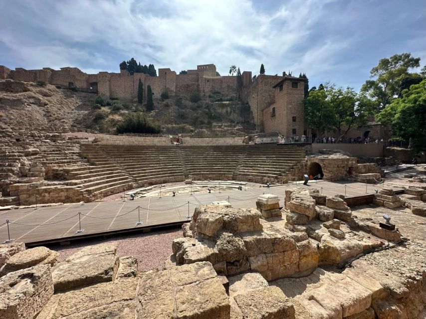 Ultimate Malaga: History and Tapas All Included - Tapas Stop Two: A Second Bar, More Choices, and Guided Street Sense