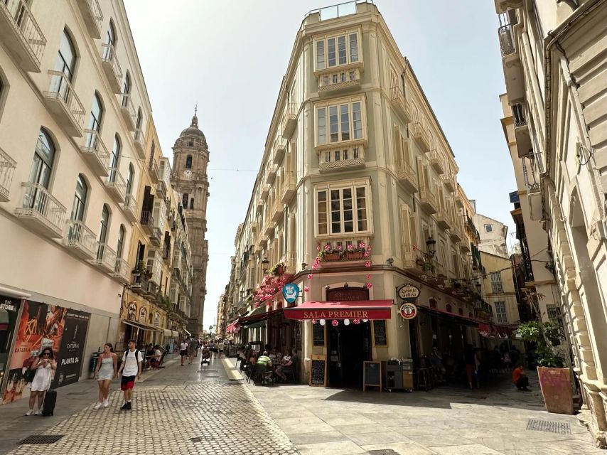 Ultimate Malaga: History and Tapas All Included - The Role of the Guide: Locals Named Damian, Victor, Jose, and Paco