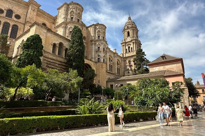 Ultimate Malaga History & Tapas - All Included Full Experience - Tapas lunch or dinner in two local bars, plus wine tasting
