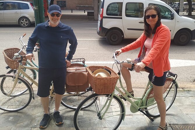 Vintage Style Bike Rental in Malaga - How a vintage bike rental clicks in sunny Malaga