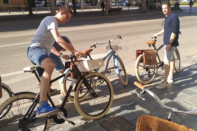 Vintage Style Bike Rental in Malaga - Who should book this vintage bike rental, and who might not love it