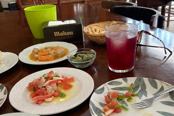 Wine and Tapas walking Tour in Malaga - Entering Malaga’s evening rhythm at Plaza de la Constitución
